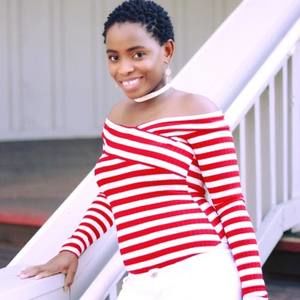 Meet your Posher, Valentina